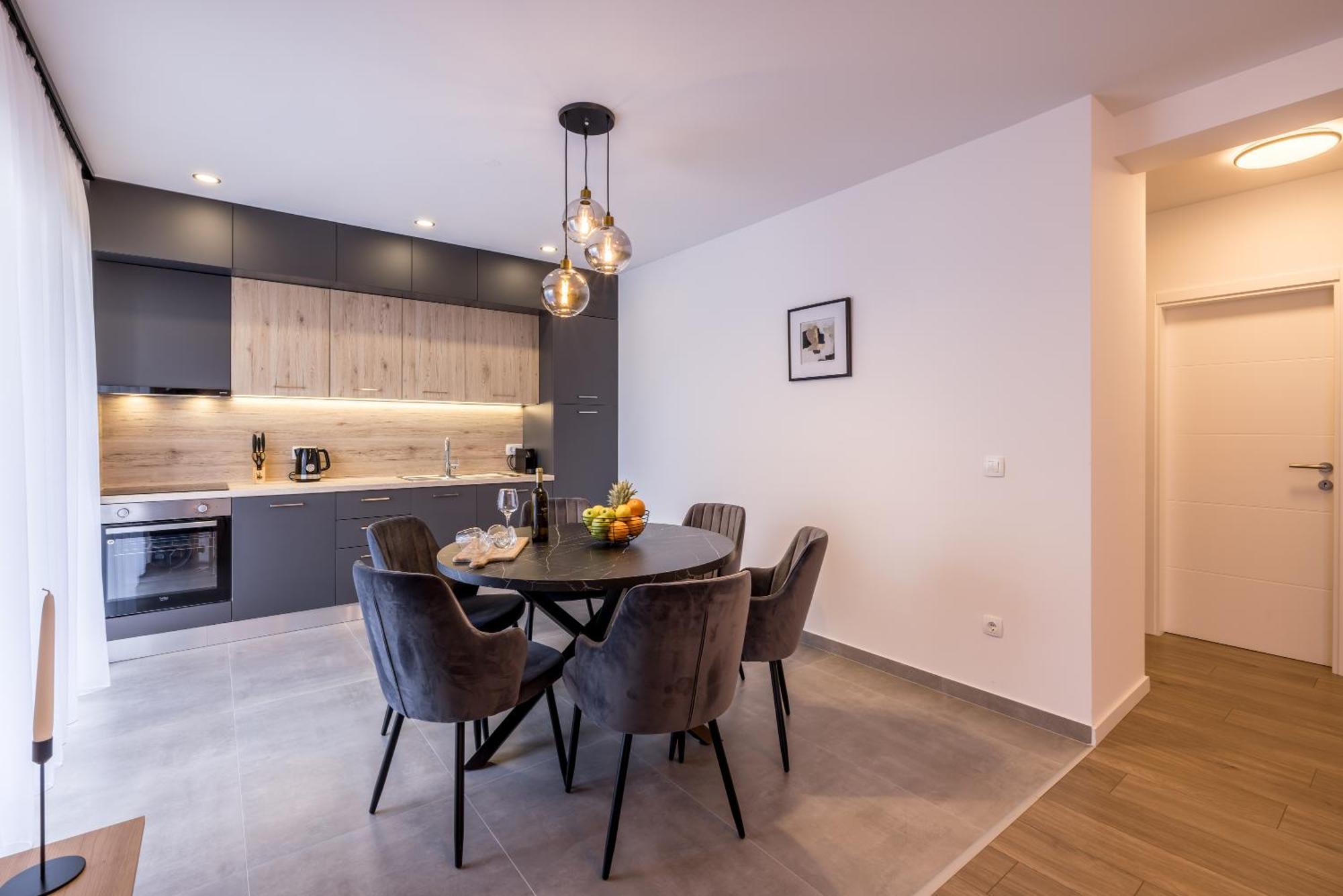 Adriatic Nest, Cozy And Modern Two Bedroom Apartment Каштела Экстерьер фото